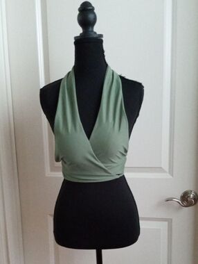 NWOT Shekini Wrap Halter Bikini Top in Olive Green. Size Large